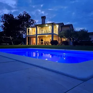  Apartment Sotlar With Pool